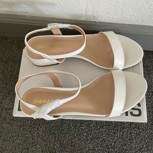 Dream Pairs Women's Cream Sandals